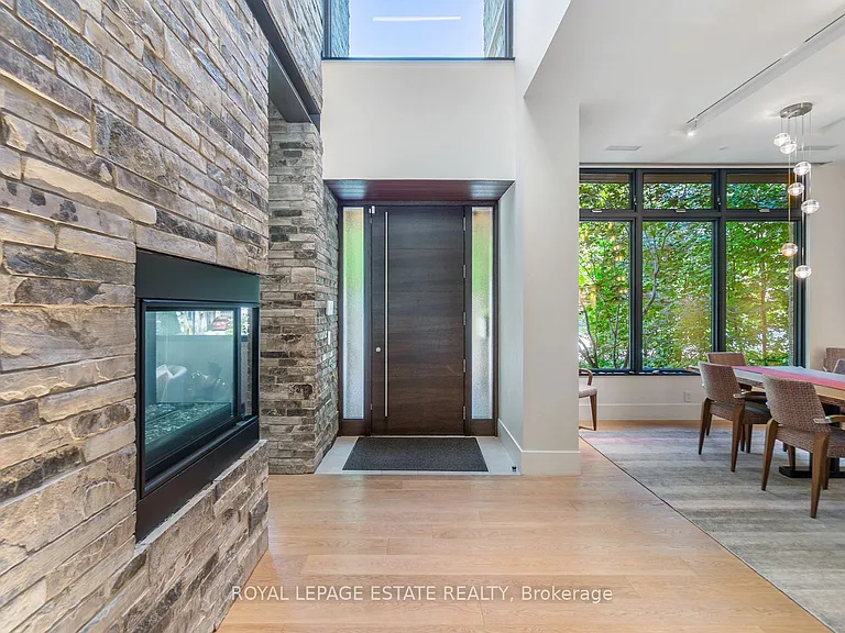 11 Pine Cres — Photo 4