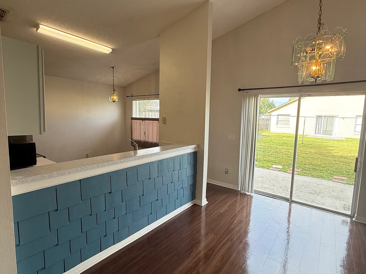 3 bed, 1212 sqft, $1,900 — Photo 3