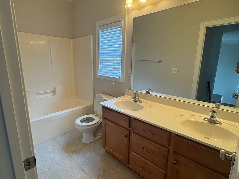 16008 Caranna Ct — Photo 11