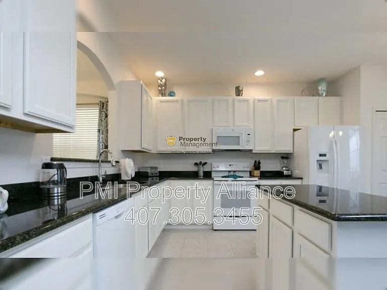 2149 Crofton Ave — Photo 4