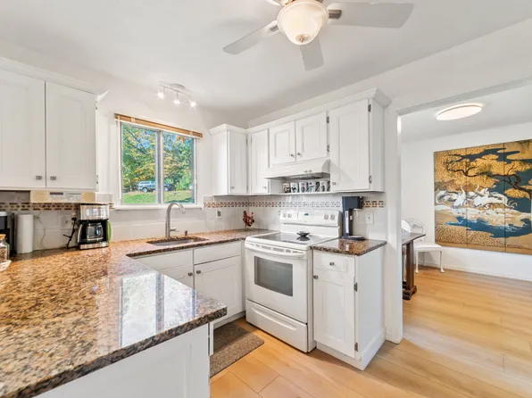24 Heritage Village #D, Southbury, CT 06488