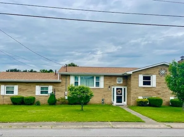 156 Lincoln Pl, Follansbee, WV 26037