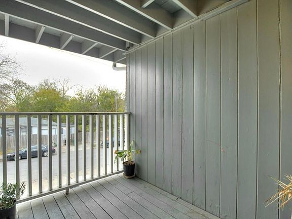 3rd image of 2401 Manor Rd APT 212