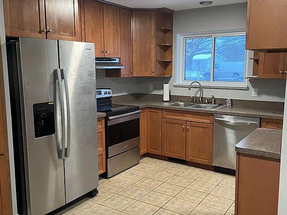 4th image of 1701 Maxfield Rd