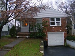 34 E Central Ave, Bergenfield, NJ 07621