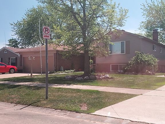 2nd image of 42259 Trotwood Ct