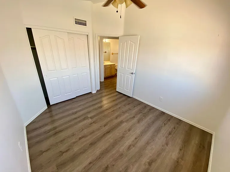 12637 W Cambridge Ave — Photo 35