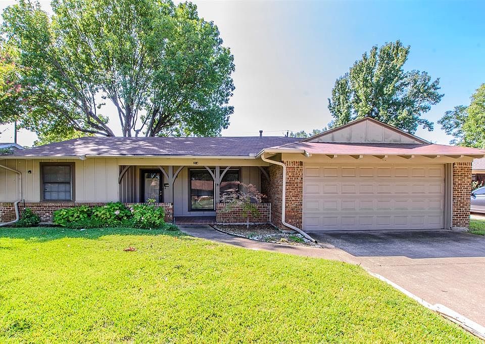 1st image of 214 Linda Ln