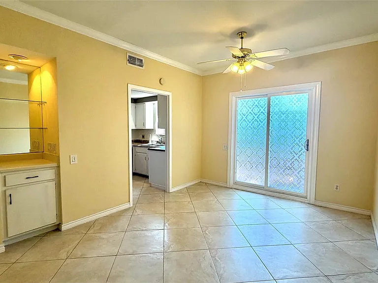 11710 Southlake Dr #16 — Photo 20