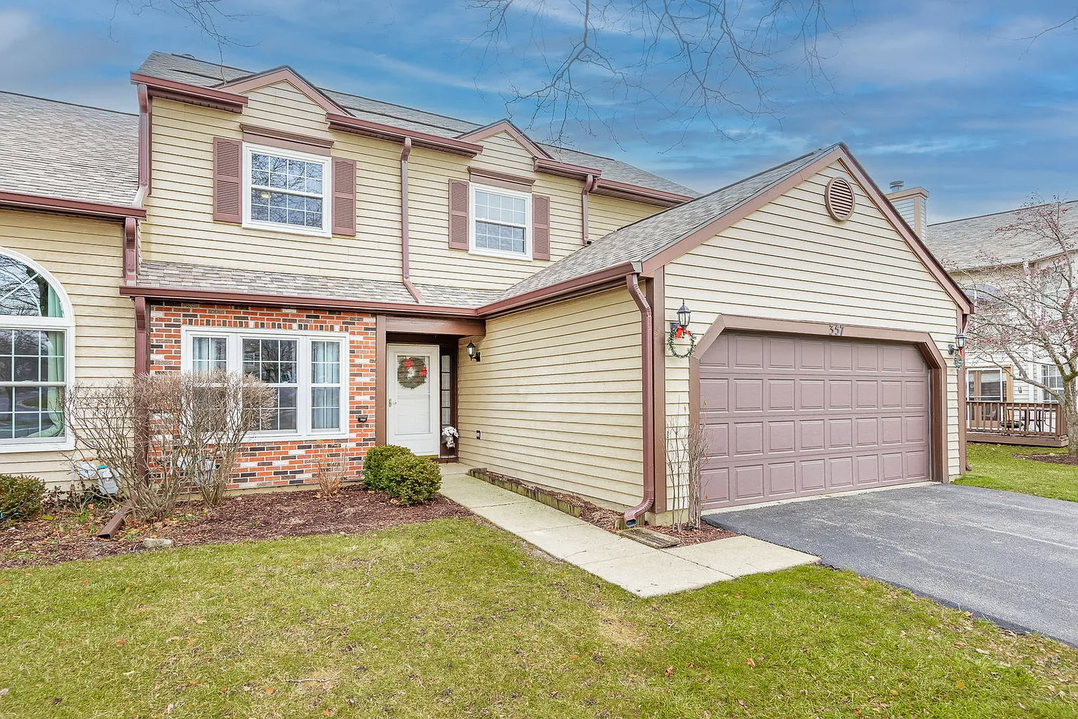 357 Ascot Ln photo 1