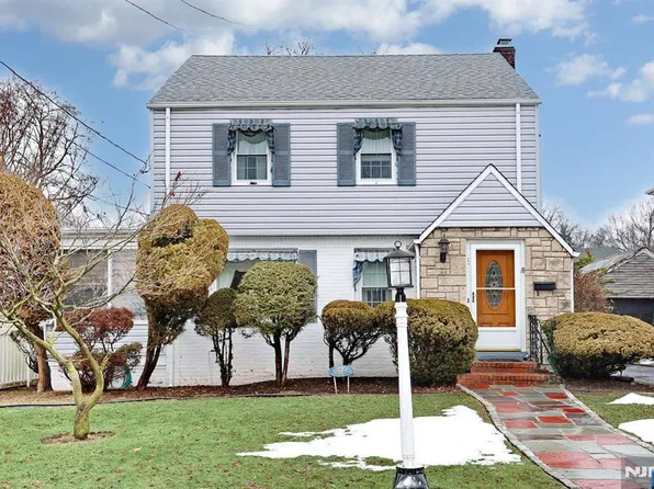 669 Ramapo Rd, Teaneck, NJ 07666