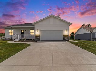 1413 Umber Dr, Traverse City, MI 49696