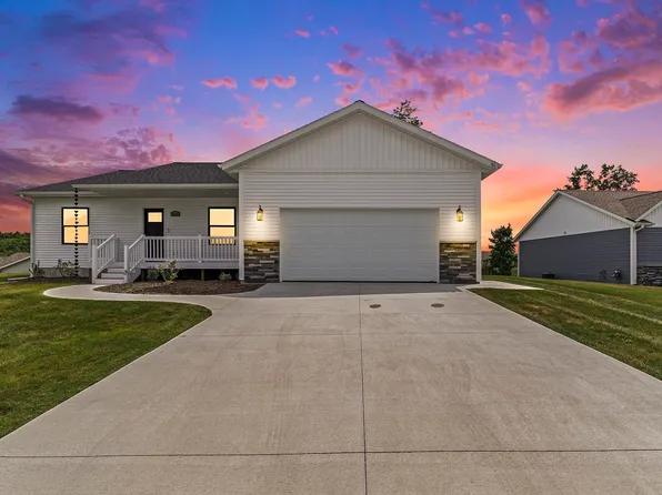 1413 Umber Dr, Traverse City, MI 49696