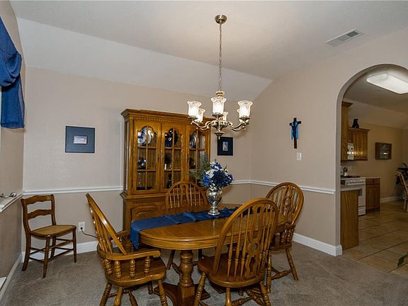 5th image of 125 Roberts Dr