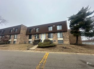 202 S Waters Edge Dr APT 102, Glendale Heights, IL 60139