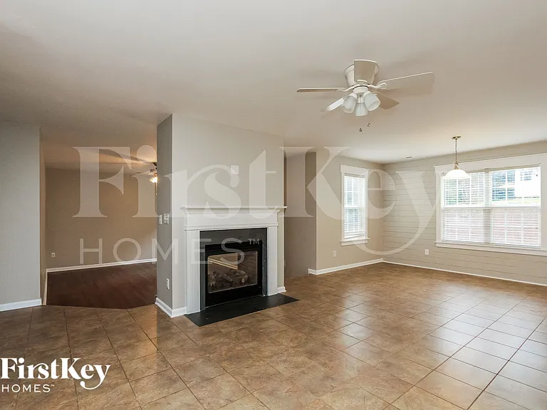 7671 W Berkeley Rd — Photo 3