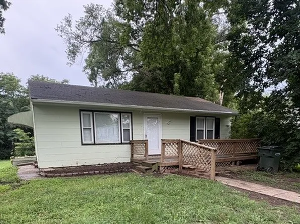 1317 Ottawa St, Leavenworth, KS 66048