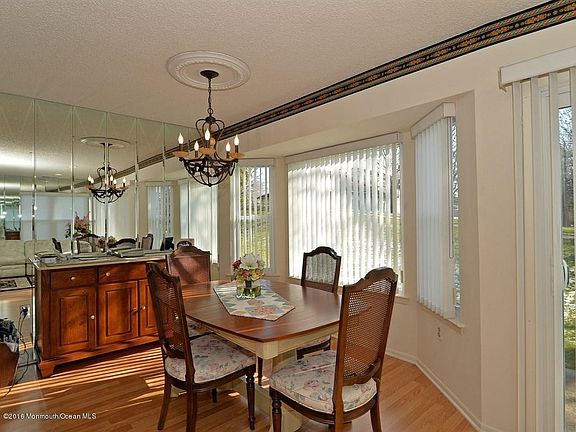 4th image of 168 Sunnymede St
