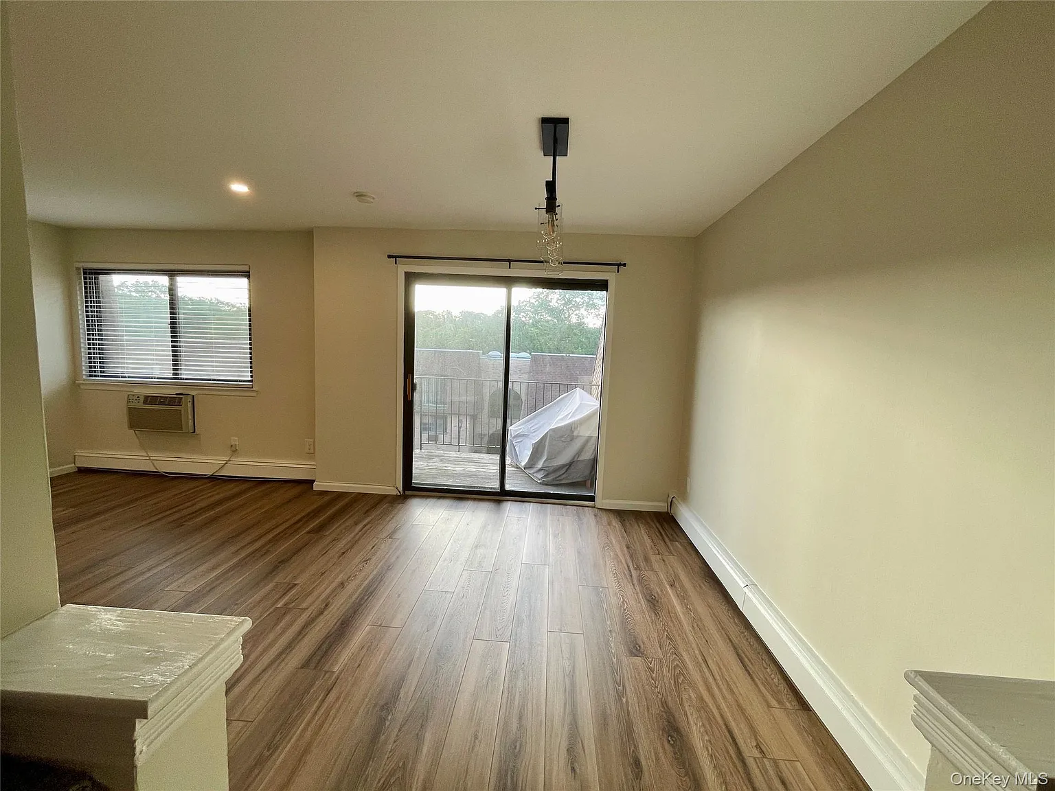 1 bed, 1.0 bath, 900 sqft, $3,000 — Photo 4