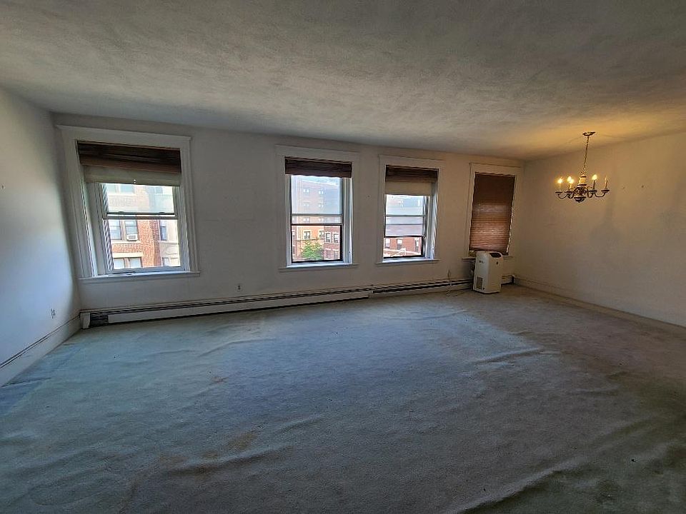 2nd image of 96 Ivy St #3