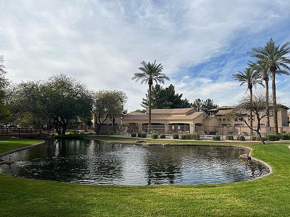 4th image of 1961 W Olive Way