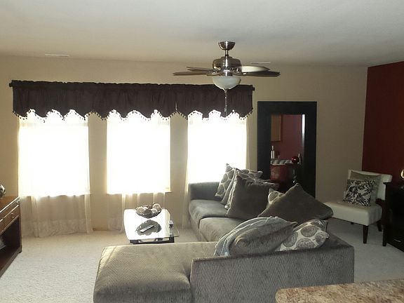 3rd image of 382 NE Kingwood