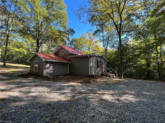 4th image of 151 Twelve Oaks Trl