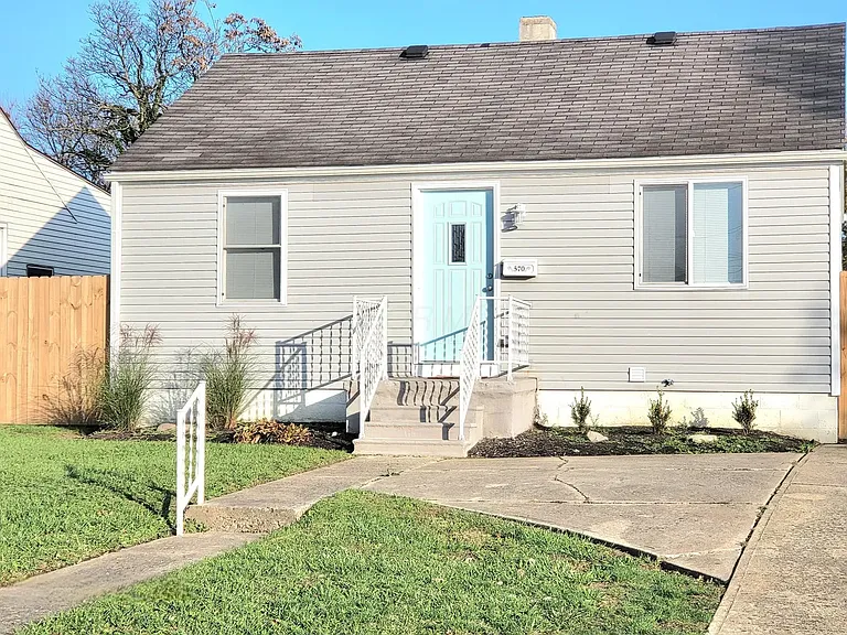 570 N Ohio Ave — Photo 21