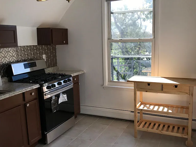 175 Wegman Pkwy #3 — Photo 2
