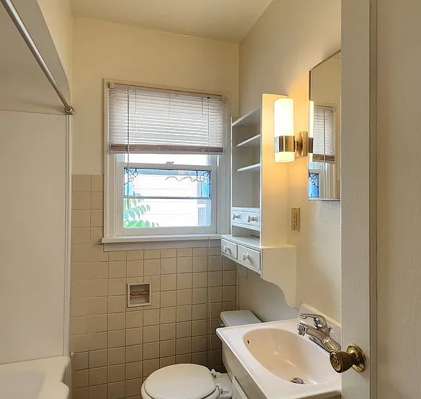 540 Beverly Ave — Photo 11