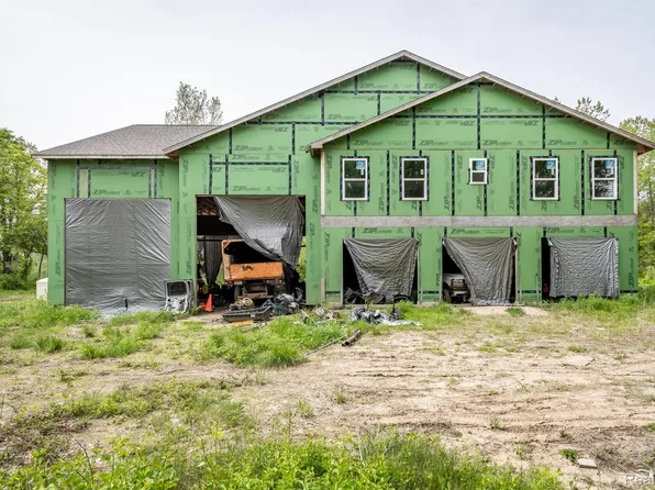 1601 W Rose Center Rd, Holly, MI 48442