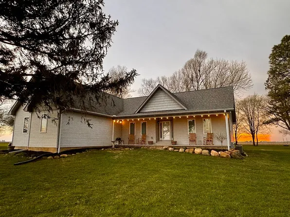 1765 Brooklyn Rd, Ashton, IL 61006