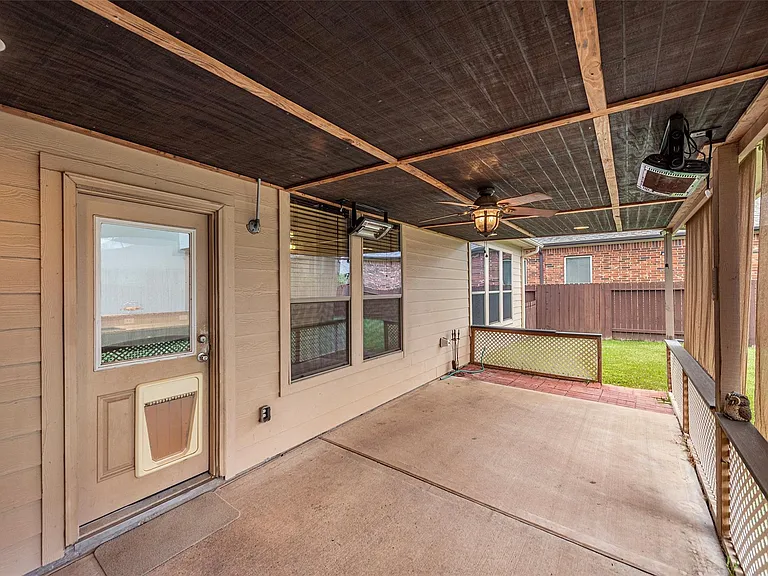106 Crown Point Ct — Photo 21