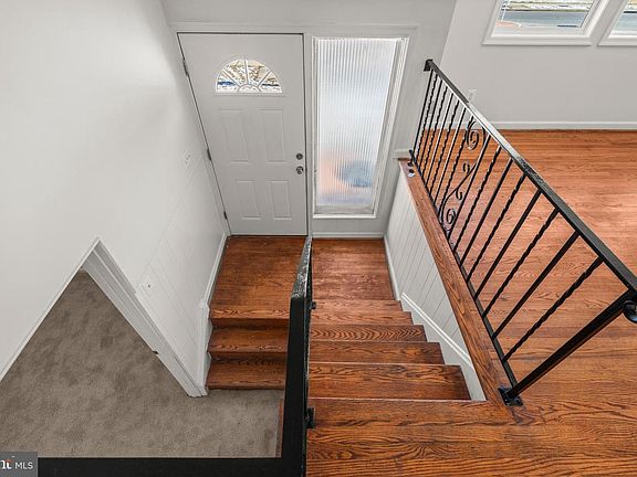 2nd image of 8100 Oxon Hill Rd