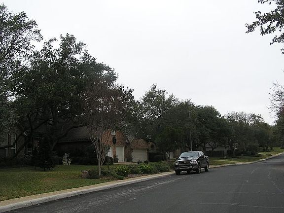 4th image of 16215 Robinwood Ln