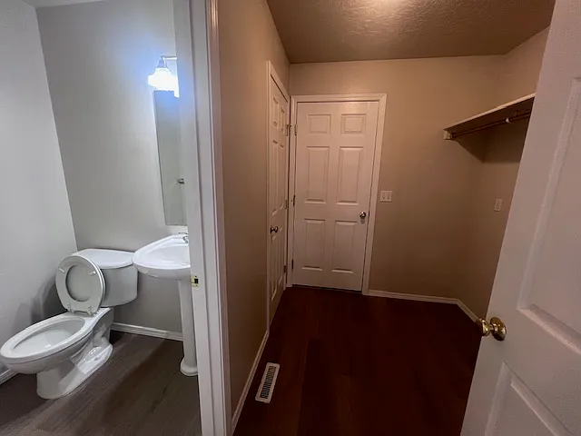 2803 Carnegie St — Photo 6