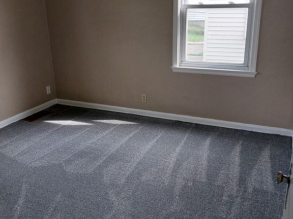 3rd image of 3014 S Main St