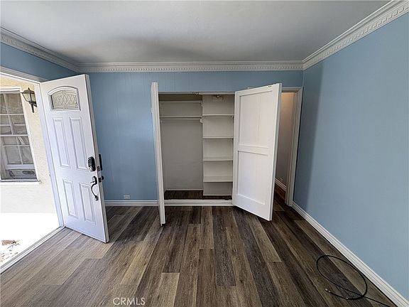 4th image of 116 1/2 N Kenmore Ave