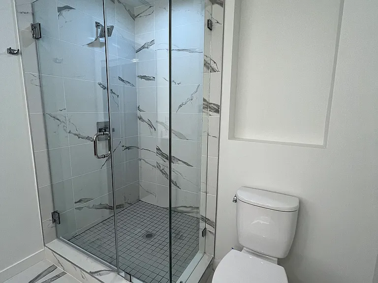 1652 NE 124th St #201 — Photo 17