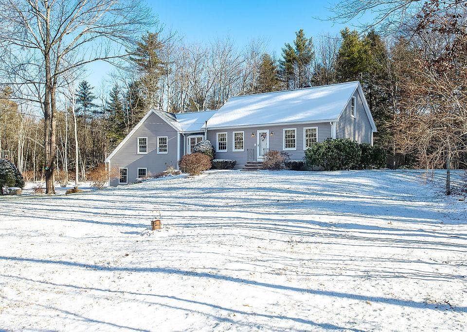 4 Beatrice Lane Newmarket NH 03857 Zillow