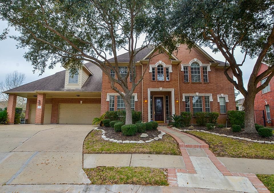 1st image of 7 Lawton Cir