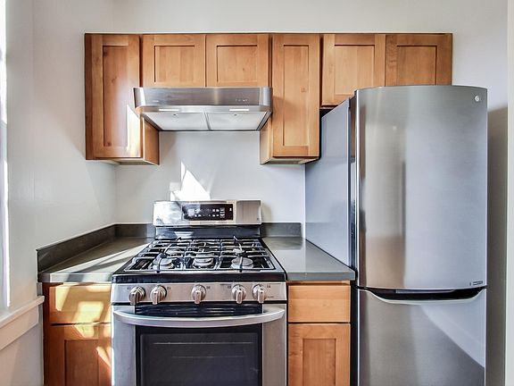 3rd image of 2235 Larkin St APT 8