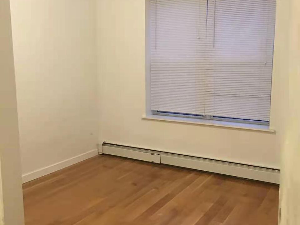 1st image of 16003 Grand Central Pkwy Floor 1