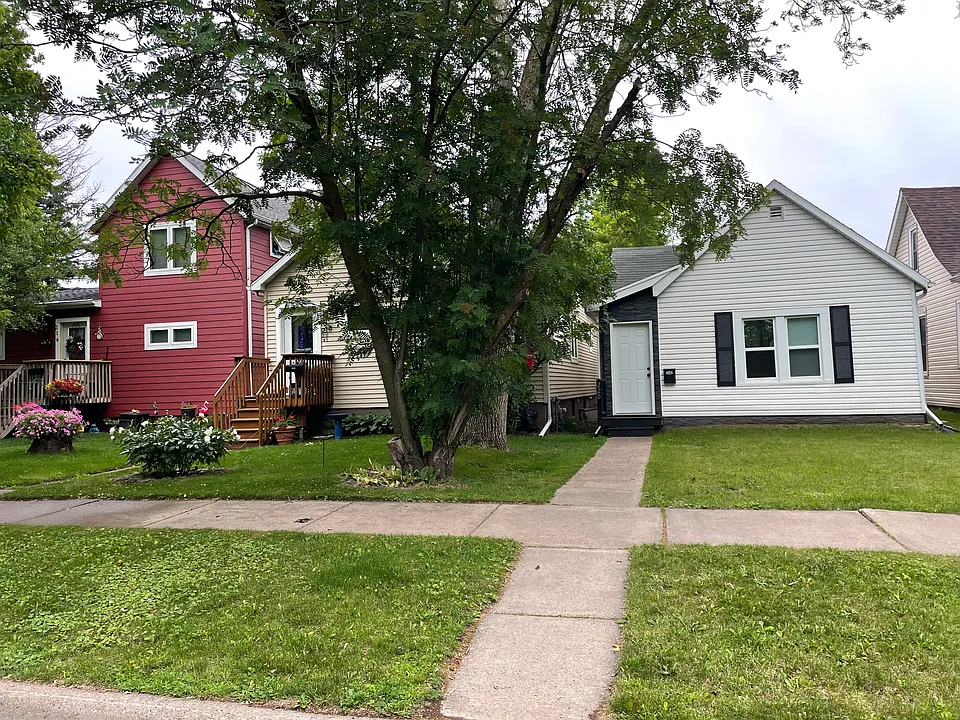 220 S 61st Ave W