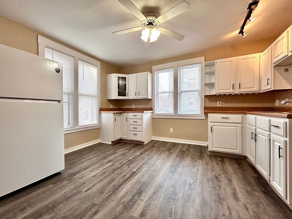 1st image of 305 Charles Ave SE