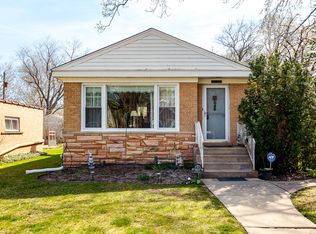 9237 Lincolnwood Dr, Evanston, IL 60203