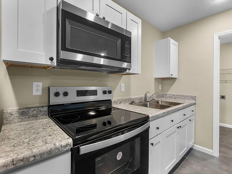 1300 W Mar Elm St — Photo 17