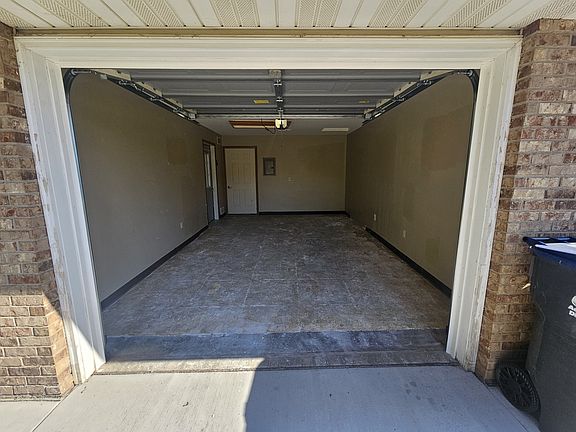 4th image of 847 Highview Dr #B