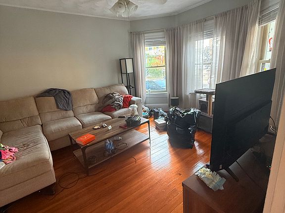 2nd image of 42-44 Gold Star Rd #1