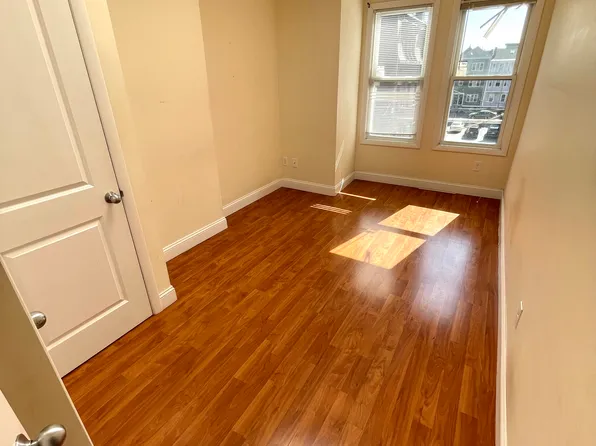 58 London St #3, Boston, MA 02128